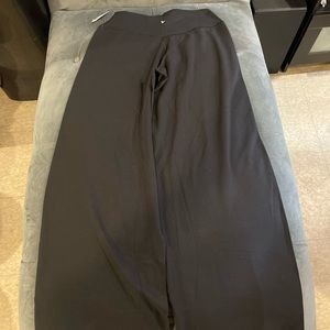 Old Navy Active extra high rise wide leg black M